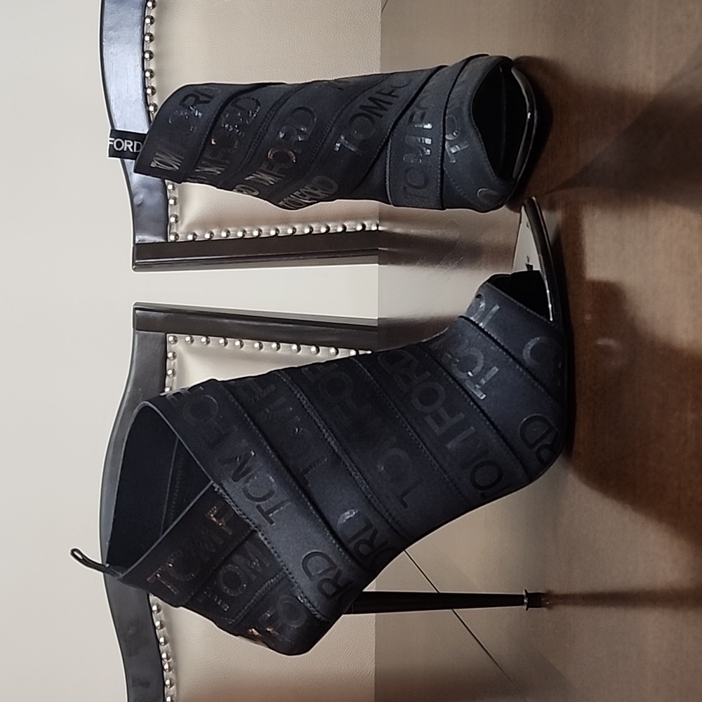 100% Authentic Tom Ford Booties Size 40